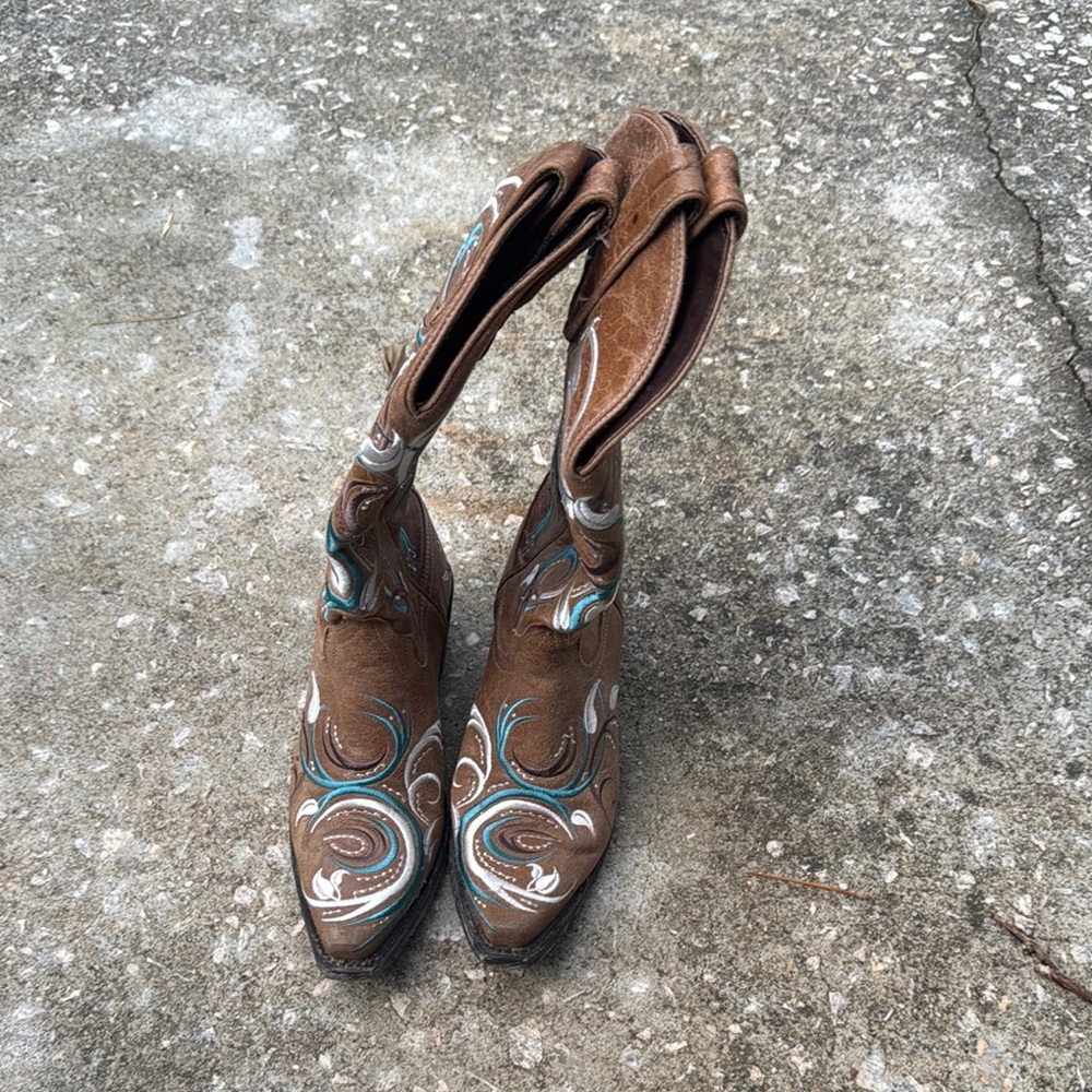 Vintage Brown and Blue Heeled Boots with Cutout Design